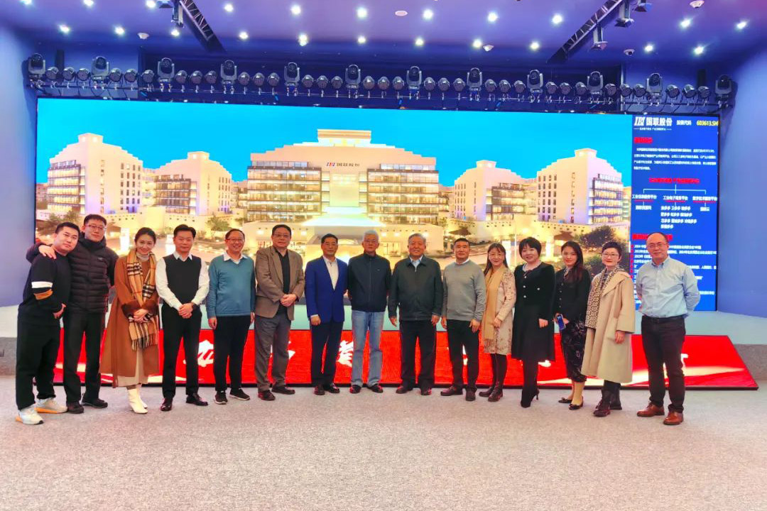 中国人民大学校友会企业家分会会长张建明、吴晓求一行莅临国联股份调研交流