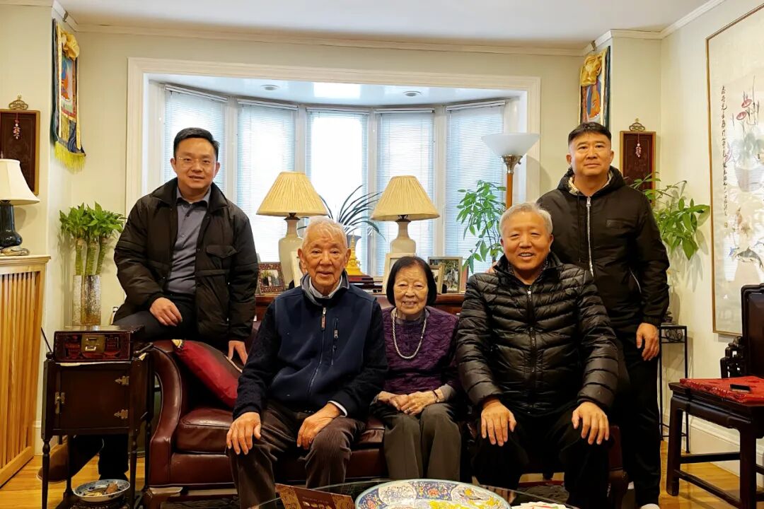 吴晓求一行赴美出席&ldquo;北美明德论坛2025年会&rdquo;并作主旨演讲